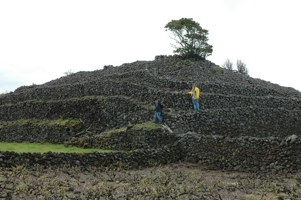 Arqueólogos revelam segredos das pirâmides da ilha do Pico